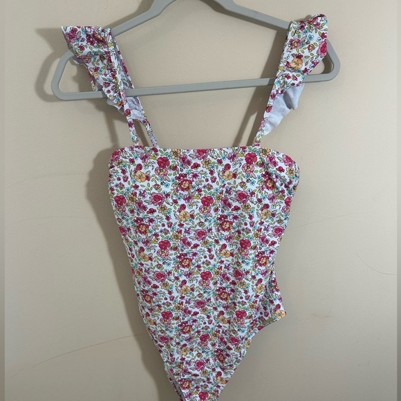 Wallflower One Piece White and Pink Floral
Swimsuit Ruffled Straps size L - Picture 1 of 8